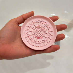 Makyaj Fırçası Temizleme Pedi – 3D Baskı Desenli Aparat-Pembe