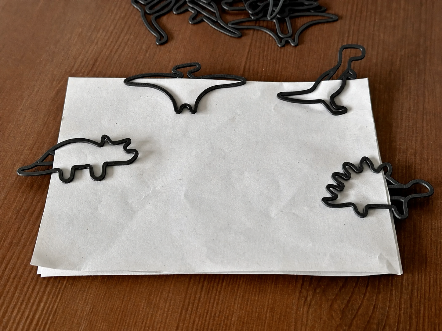 Dinozor Figürlü Kitap Ayracı ve Ataç Seti – 3D Baskı Karışık Desen - Siyah