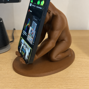 Goril Telefon Tutucu – 3D Baskı Kaslı Goril Masaüstü Telefon Standı-Kahverengi