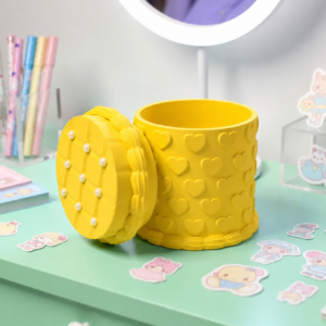 Kabartma Kalp Desenli Kapaklı Kalemlik – 3D Baskı Masaüstü Organizer - Sarı