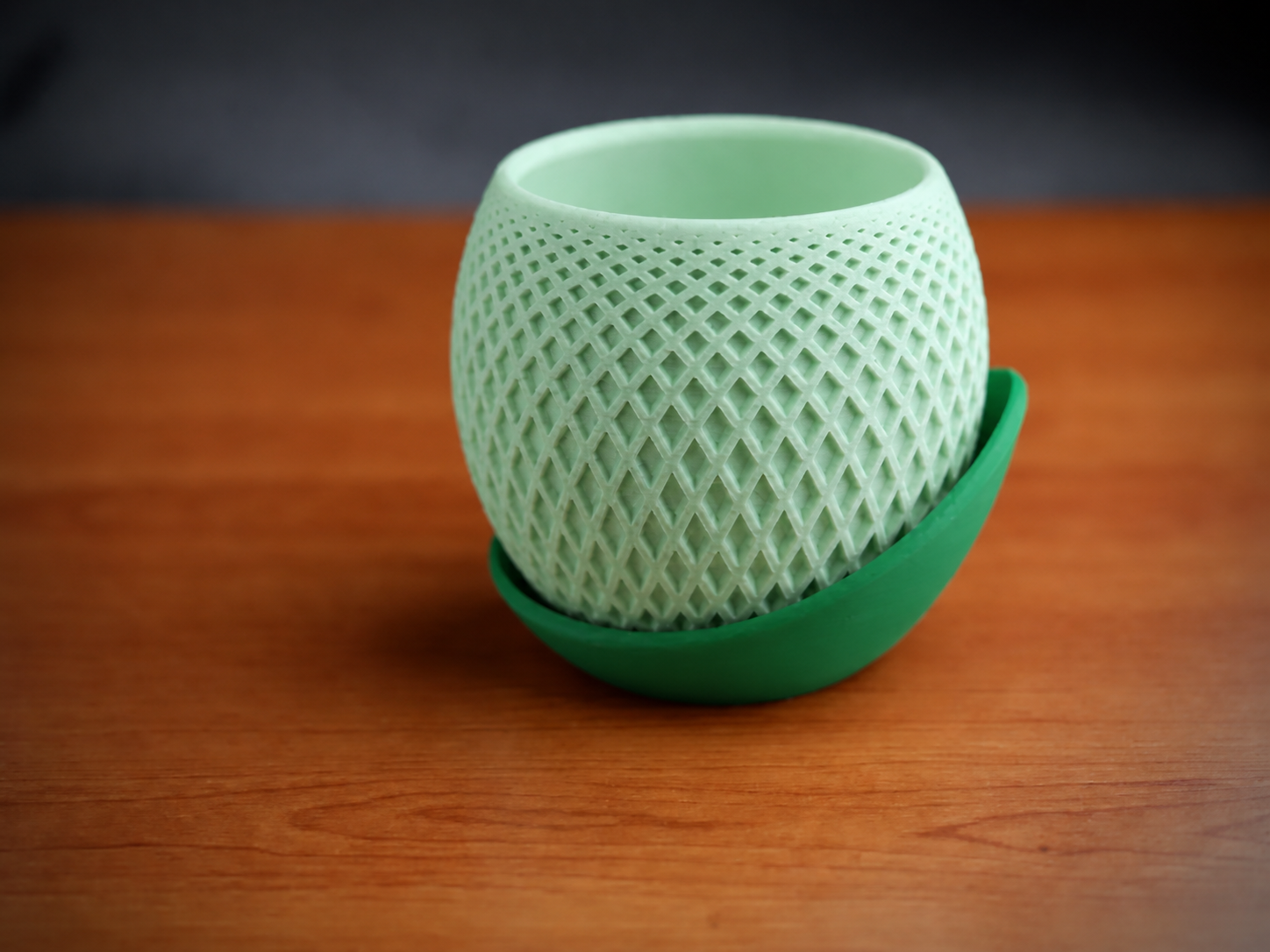 Küre Saksı – 3D Baskı Kafes Dokulu İki Parçalı Dekoratif Saksı - Mint-Yeşil