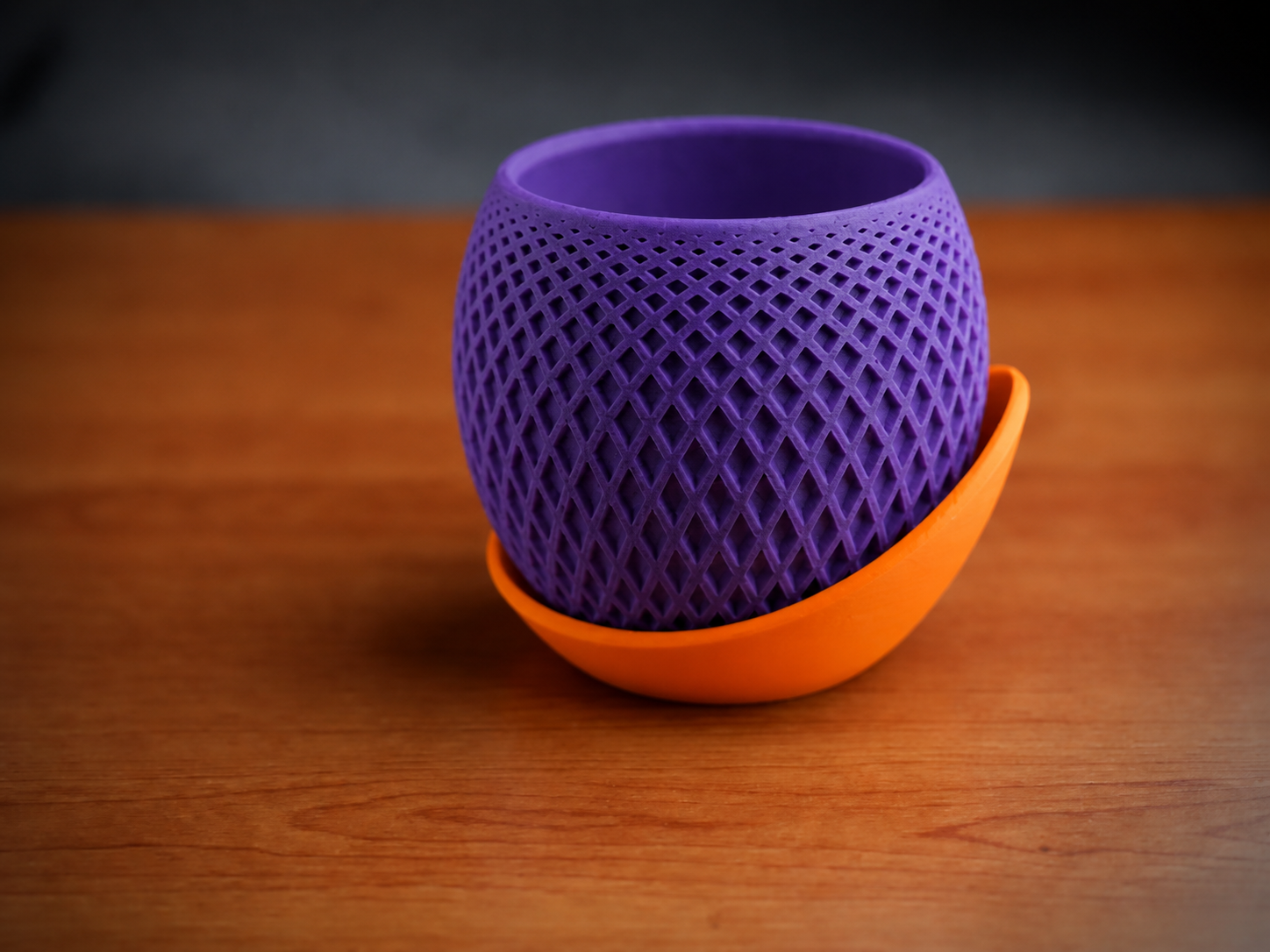 Küre Saksı – 3D Baskı Kafes Dokulu İki Parçalı Dekoratif Saksı - Mor-Turuncu