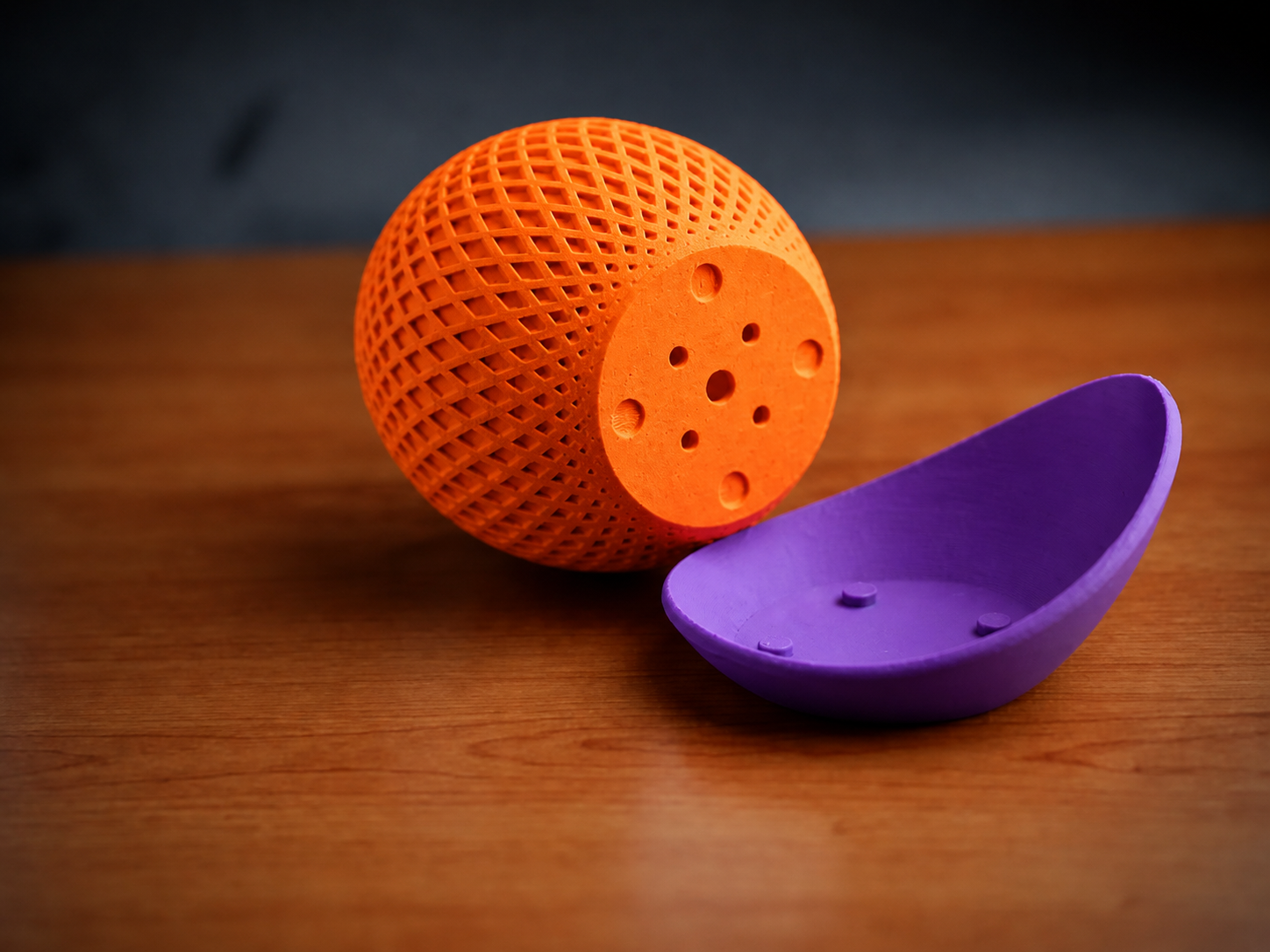 Küre Saksı – 3D Baskı Kafes Dokulu İki Parçalı Dekoratif Saksı - Turuncu-Mor - Görsel 2