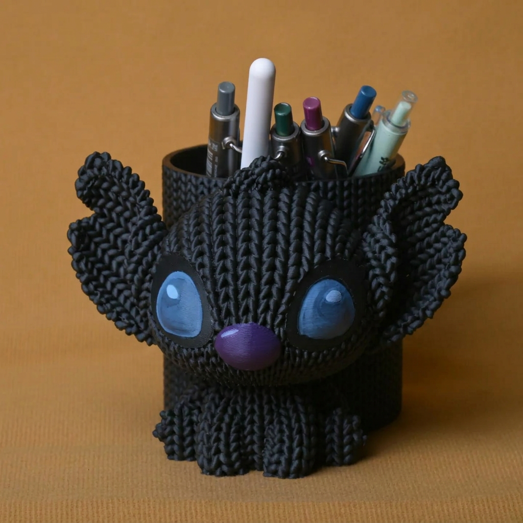 Knitted Kalemlik – 3D Baskı Sevimli Karakterli Masaüstü Kalem Organizeri-Siyah