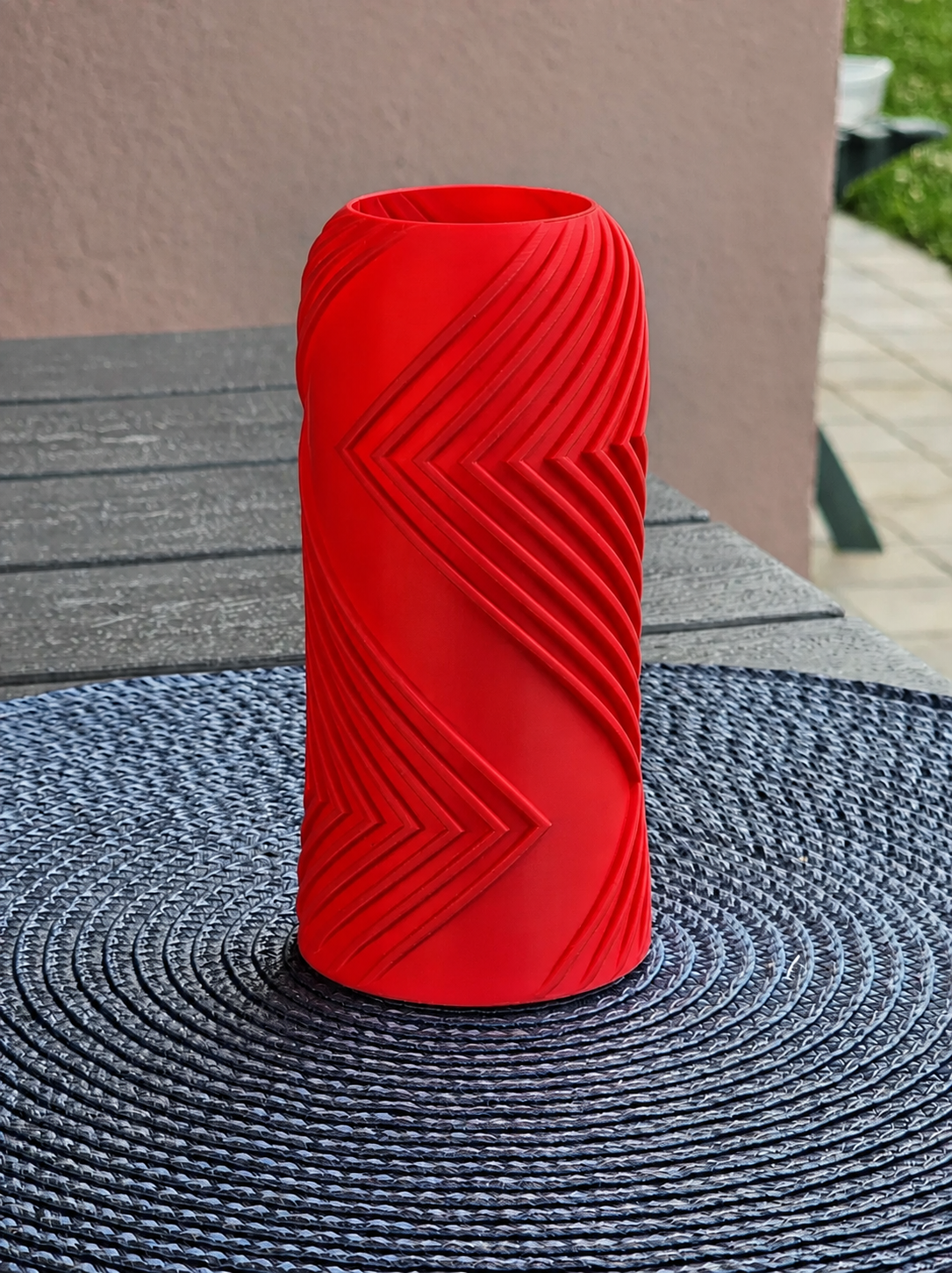Vector Vazo – 3D Baskı Geometrik Çizgili Dekoratif Vazo-Kırmızı - Görsel 2