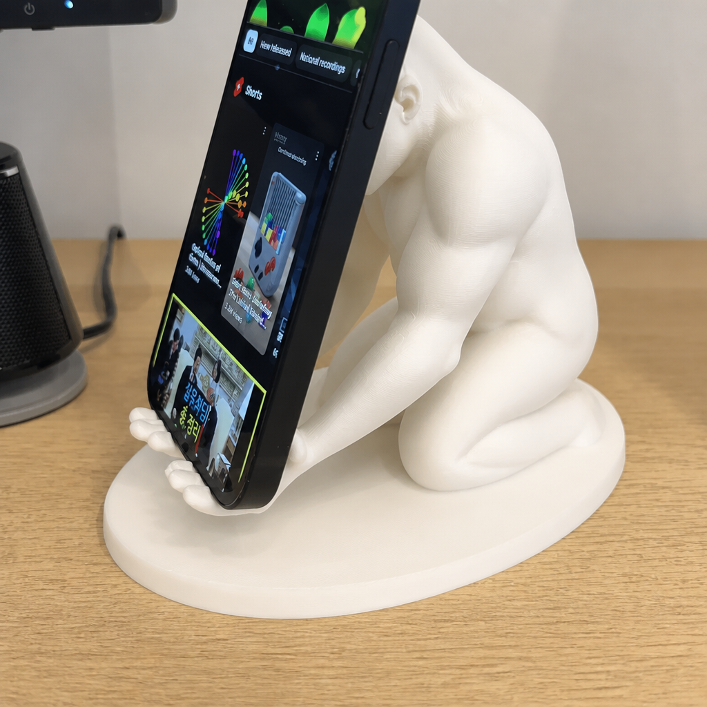 Goril Telefon Tutucu – 3D Baskı Kaslı Goril Masaüstü Telefon Standı-Beyaz