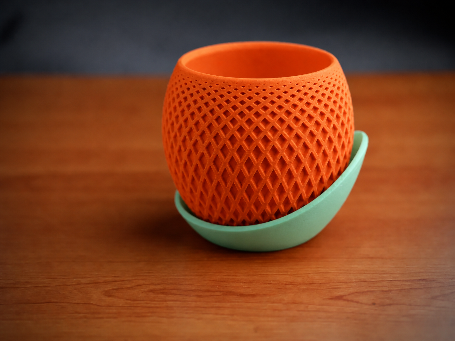 Küre Saksı – 3D Baskı Kafes Dokulu İki Parçalı Dekoratif Saksı - Turuncu-Mint