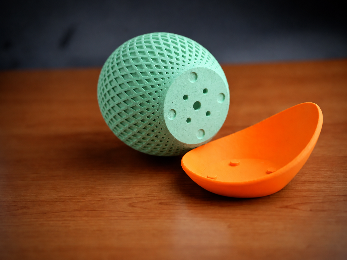 Küre Saksı – 3D Baskı Kafes Dokulu İki Parçalı Dekoratif Saksı - Mint-Turuncu - Görsel 2