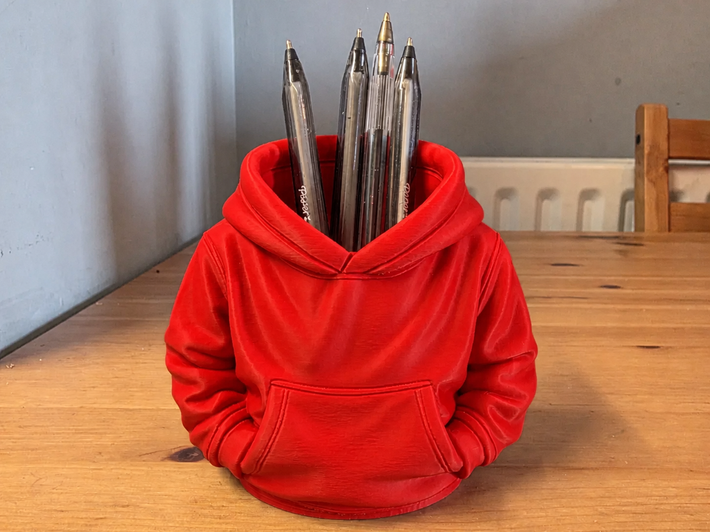 Kapüşonlu Sweatshirt Kalemlik – 3D Baskı Masaüstü Organizer-Kırmızı