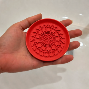 Makyaj Fırçası Temizleme Pedi – 3D Baskı Desenli Aparat-Kırmızı