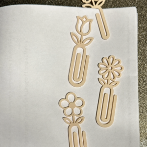 Çiçek Figürlü Ataç ve Kitap Ayracı – 3D Baskı 8'li Set - Bej