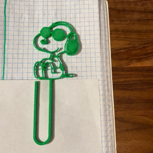 Gözlüklü Sevimli Köpek Figürlü Kitap Ayracı – 3D Baskı - Yeşil