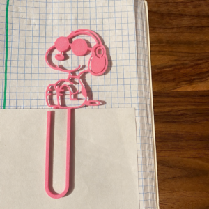Gözlüklü Sevimli Köpek Figürlü Kitap Ayracı – 3D Baskı - Pembe