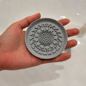 Makyaj Fırçası Temizleme Pedi – 3D Baskı Desenli Aparat-Gri