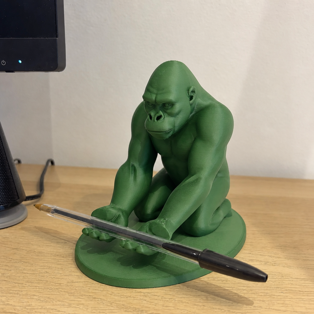 Goril Telefon Tutucu – 3D Baskı Kaslı Goril Masaüstü Telefon Standı-Yeşil - Görsel 3